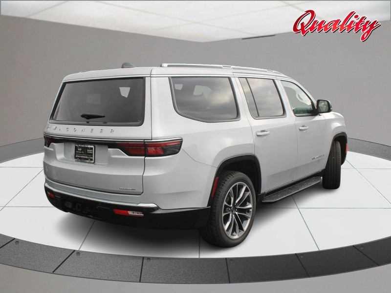 Jeep Wagoneer Vehicle Image 03