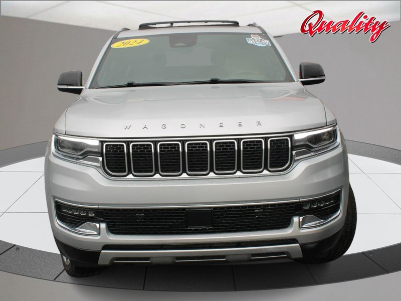 Jeep Wagoneer Vehicle Image 10