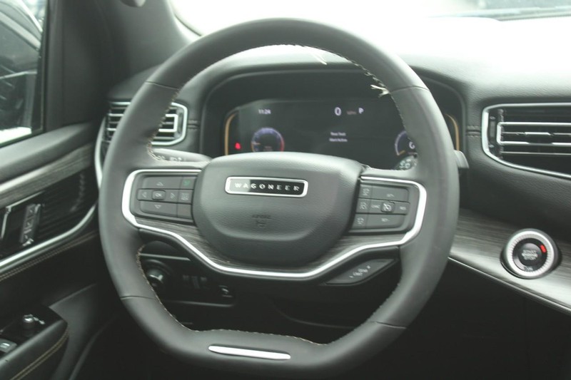 Jeep Wagoneer Vehicle Image 14