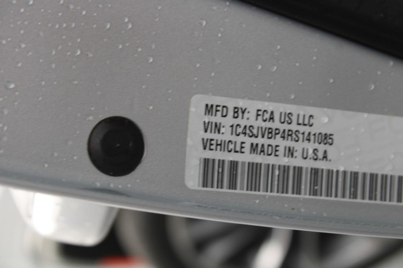 Jeep Wagoneer Vehicle Image 17