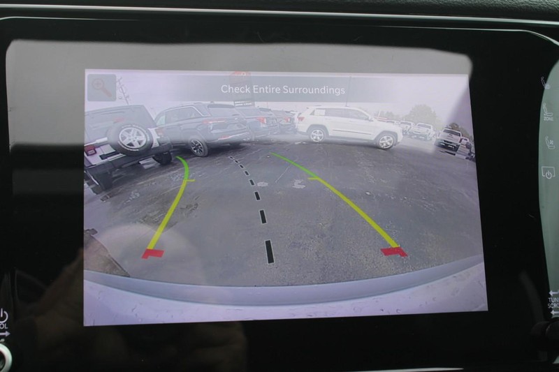 Jeep Wagoneer Vehicle Image 21