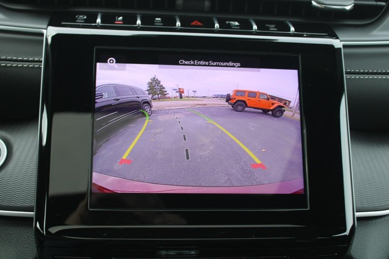 Jeep Grand Cherokee L Vehicle Image 09