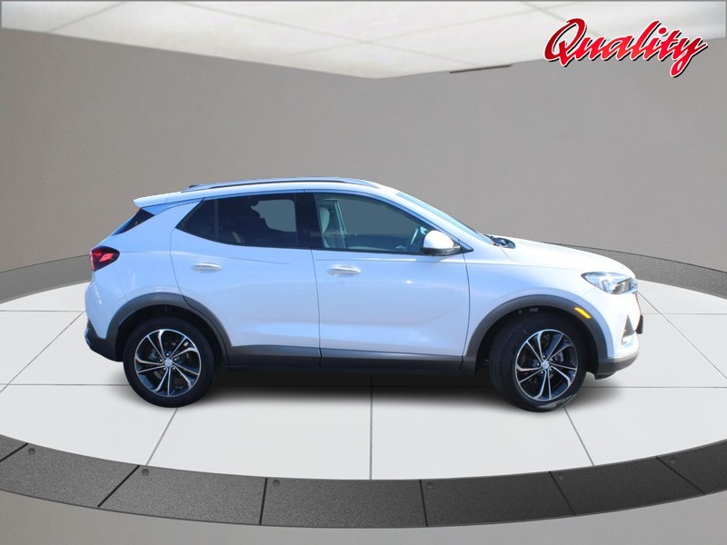 Buick Encore GX Vehicle Full-screen Gallery Image 02