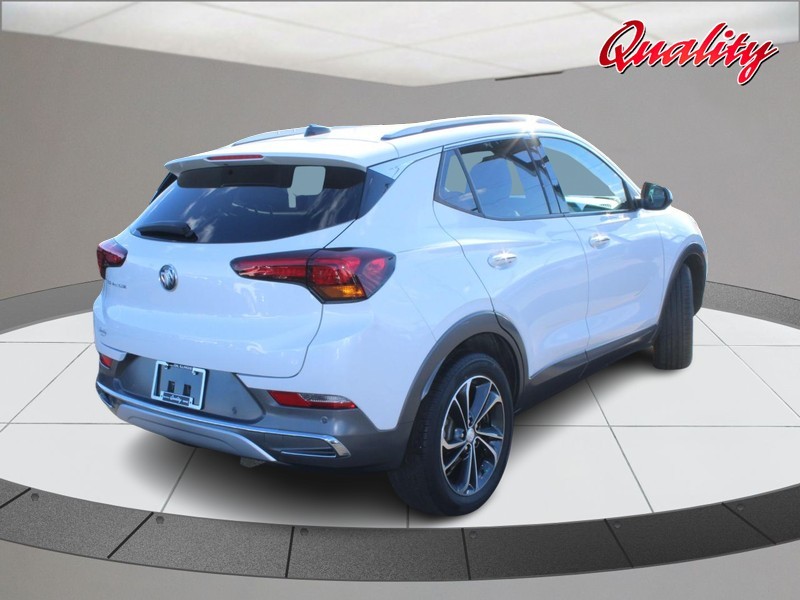 Buick Encore GX Vehicle Full-screen Gallery Image 03