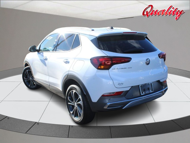 Buick Encore GX Vehicle Full-screen Gallery Image 05