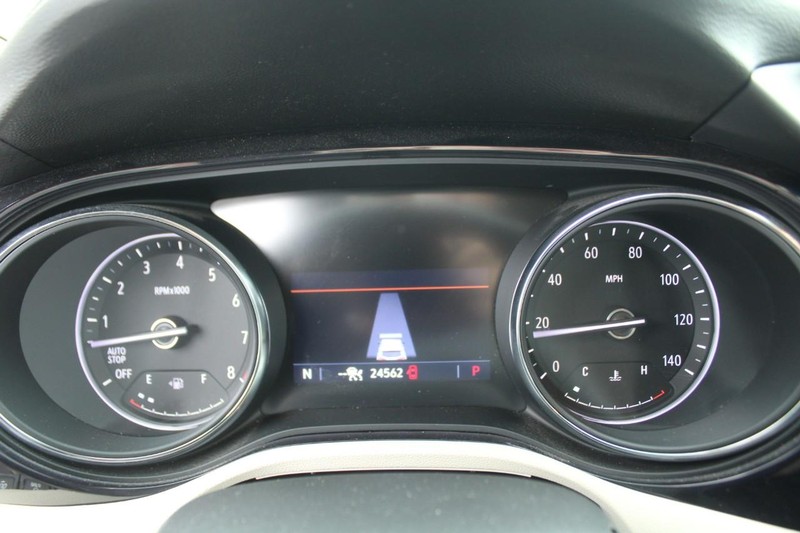 Buick Encore GX Vehicle Full-screen Gallery Image 18