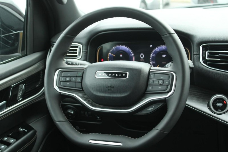 Jeep Wagoneer L Vehicle Image 14