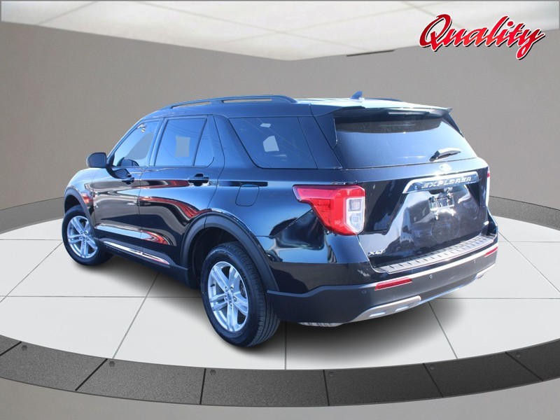 Ford Explorer Vehicle Image 05