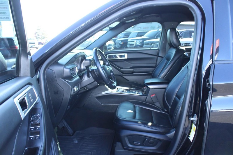 Ford Explorer Vehicle Image 08