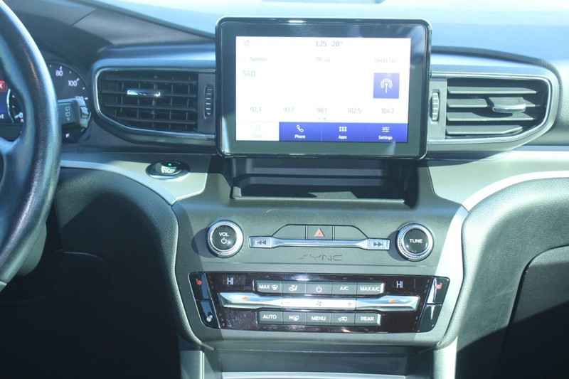 Ford Explorer Vehicle Image 15