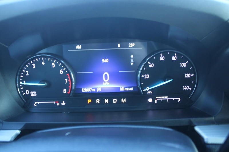 Ford Explorer Vehicle Image 18