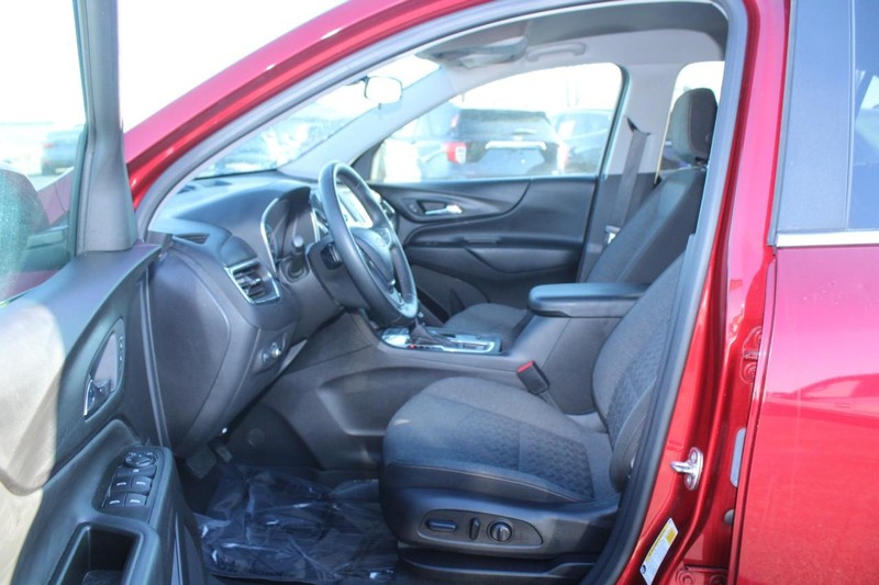 Chevrolet Equinox Vehicle Full-screen Gallery Image 08