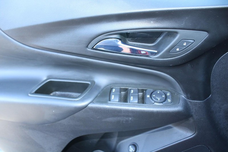 Chevrolet Equinox Vehicle Full-screen Gallery Image 09