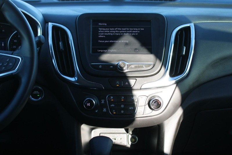 Chevrolet Equinox Vehicle Full-screen Gallery Image 15