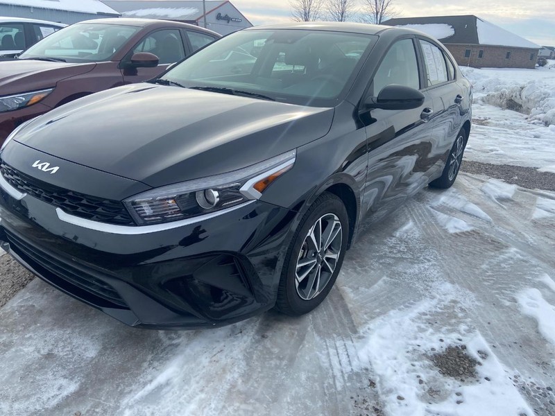 Kia Forte Vehicle Image 03