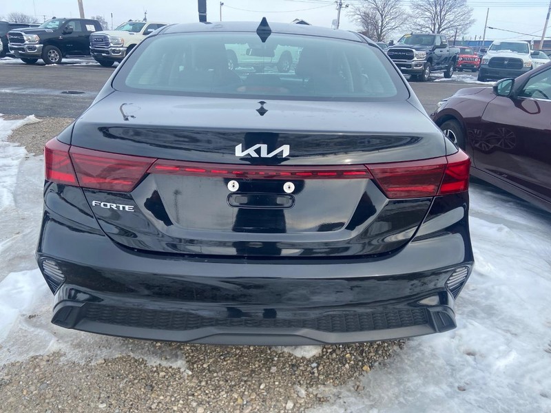 Kia Forte Vehicle Image 04