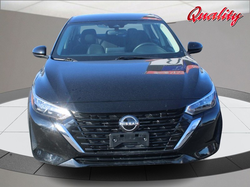 Nissan Sentra Vehicle Image 10