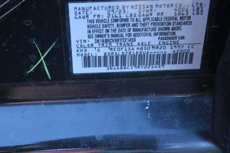 Nissan Sentra Vehicle Image 17