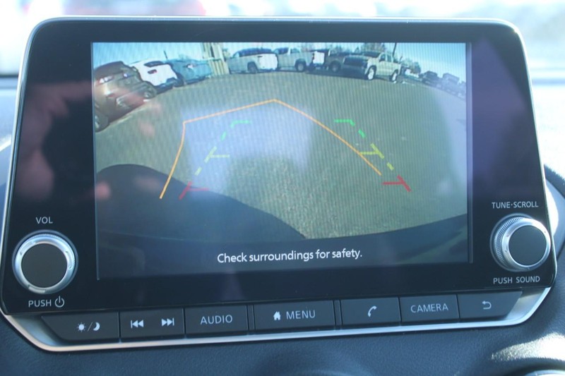 Nissan Sentra Vehicle Image 20