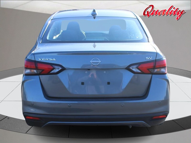 Nissan Versa Vehicle Image 04