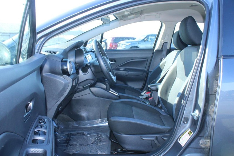 Nissan Versa Vehicle Image 07