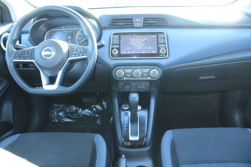 Nissan Versa Vehicle Image 12