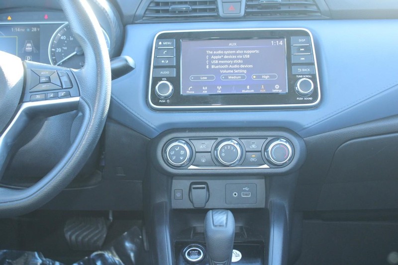 Nissan Versa Vehicle Image 14