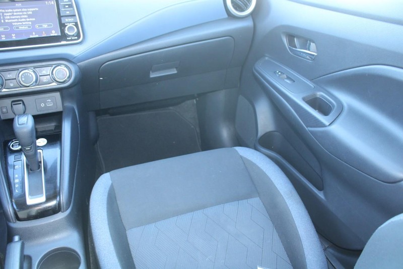 Nissan Versa Vehicle Image 15