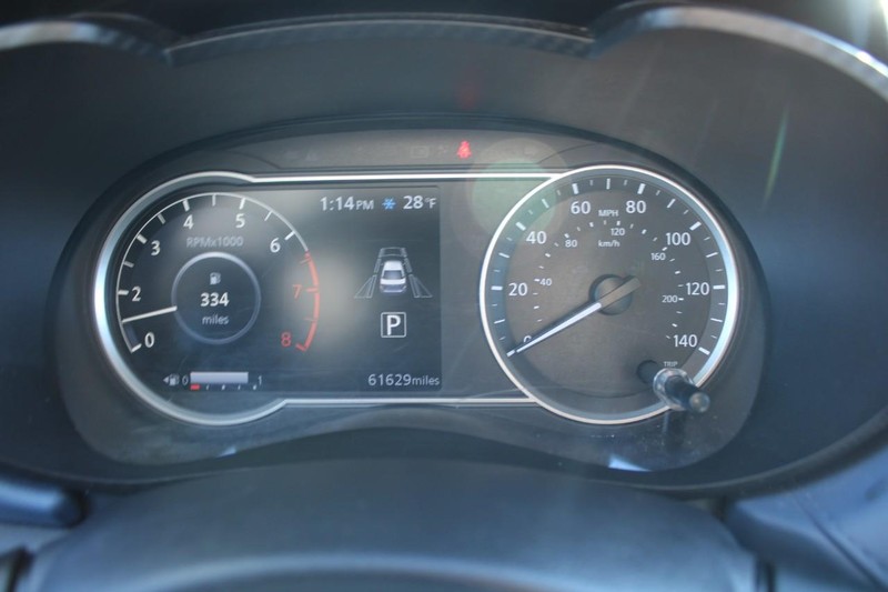 Nissan Versa Vehicle Image 17