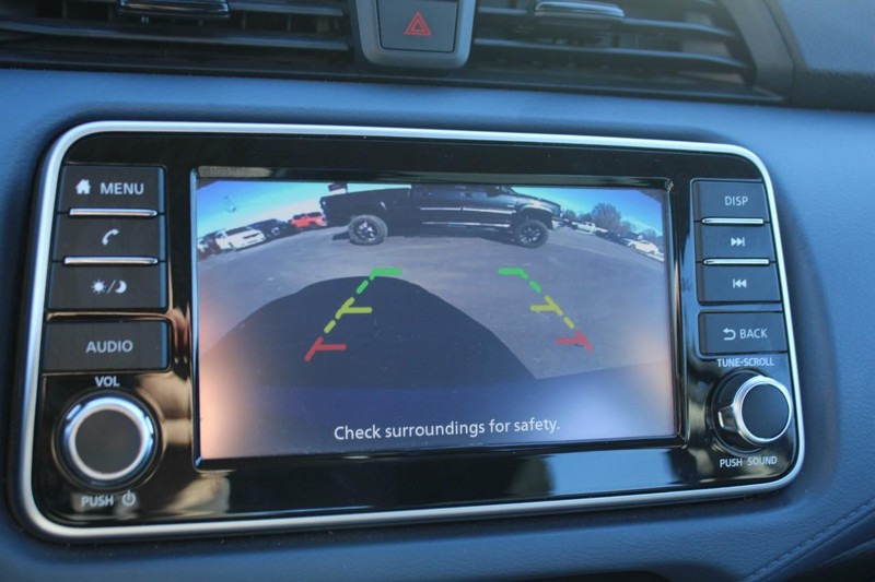 Nissan Versa Vehicle Image 19