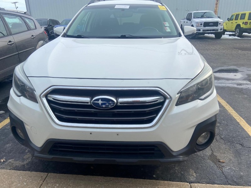 Subaru Outback Vehicle Image 02