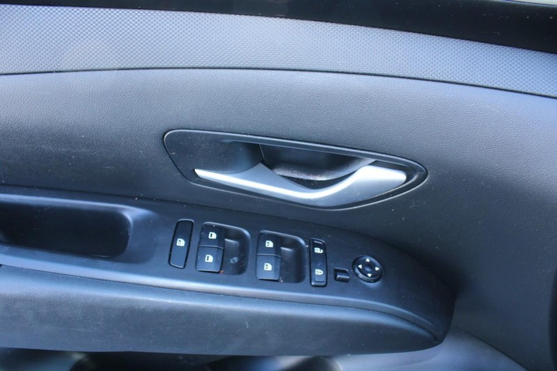 Hyundai Tucson Vehicle Image 09