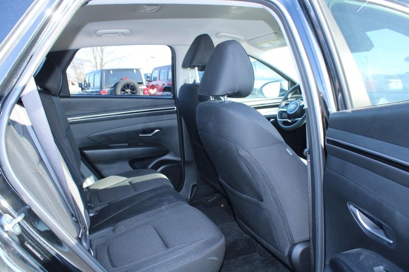 Hyundai Tucson Vehicle Image 12