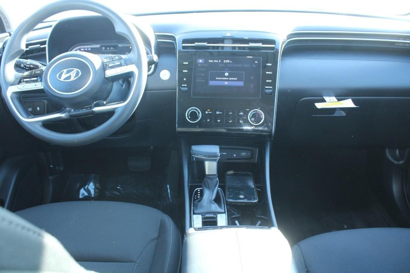 Hyundai Tucson Vehicle Image 13