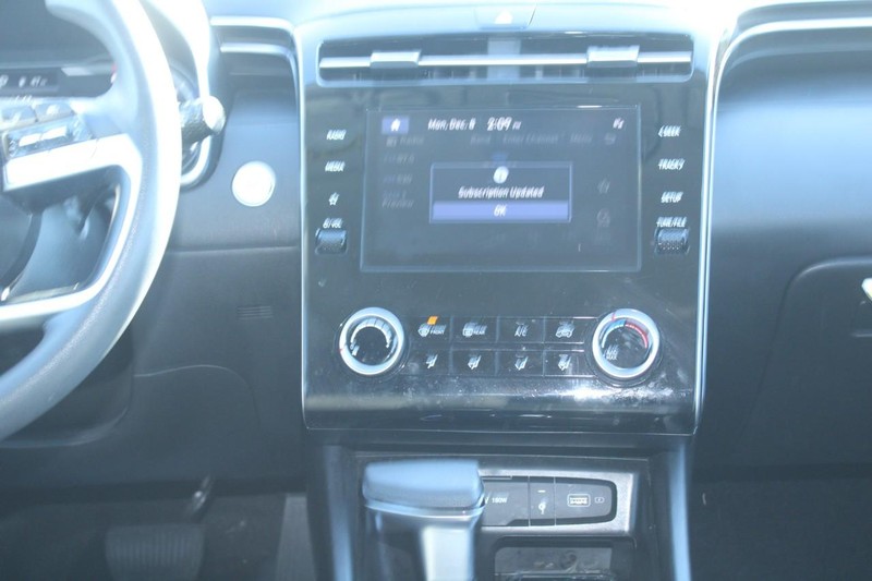 Hyundai Tucson Vehicle Image 15