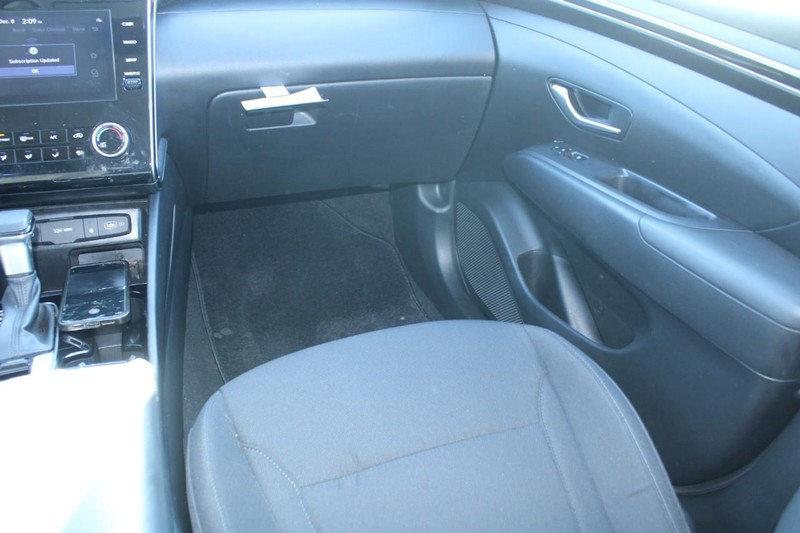 Hyundai Tucson Vehicle Image 16