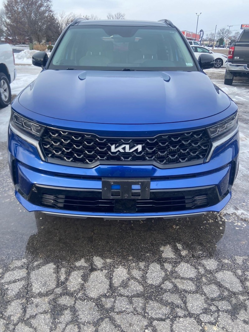 Kia Sorento Vehicle Image 02