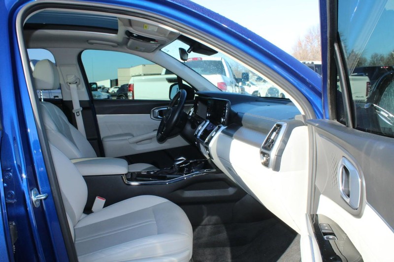 Kia Sorento Vehicle Image 11