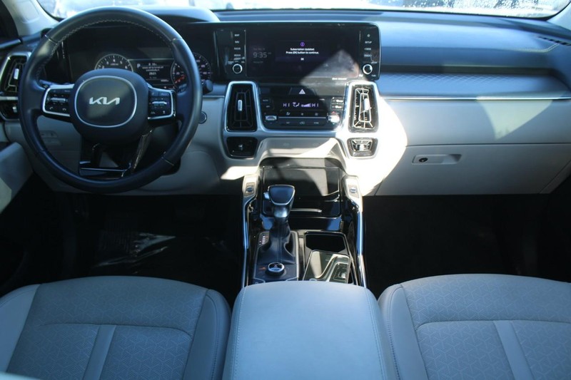 Kia Sorento Vehicle Image 13