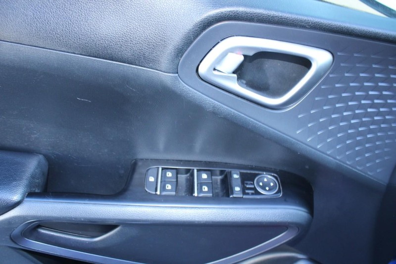 Kia Soul Vehicle Image 09