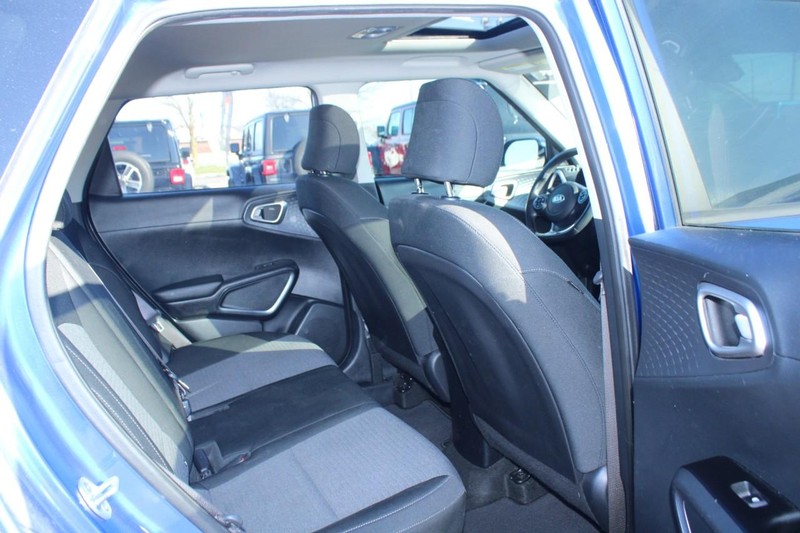 Kia Soul Vehicle Image 12