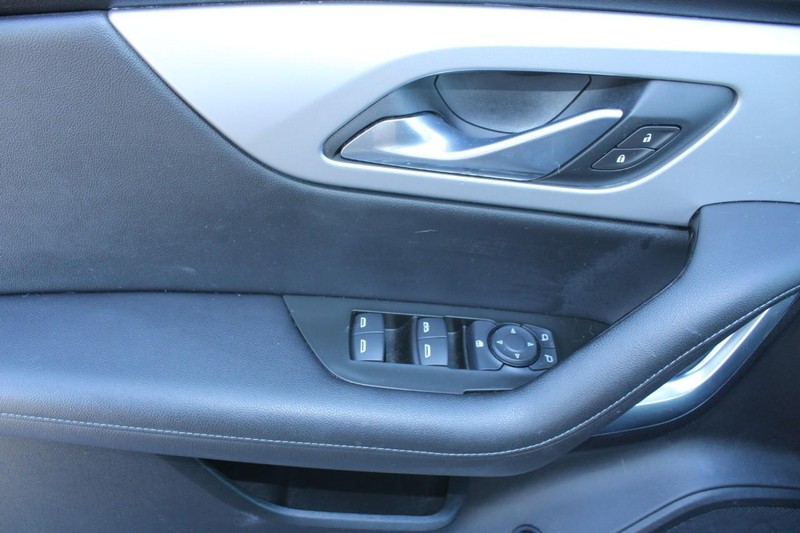 Chevrolet Blazer Vehicle Full-screen Gallery Image 09