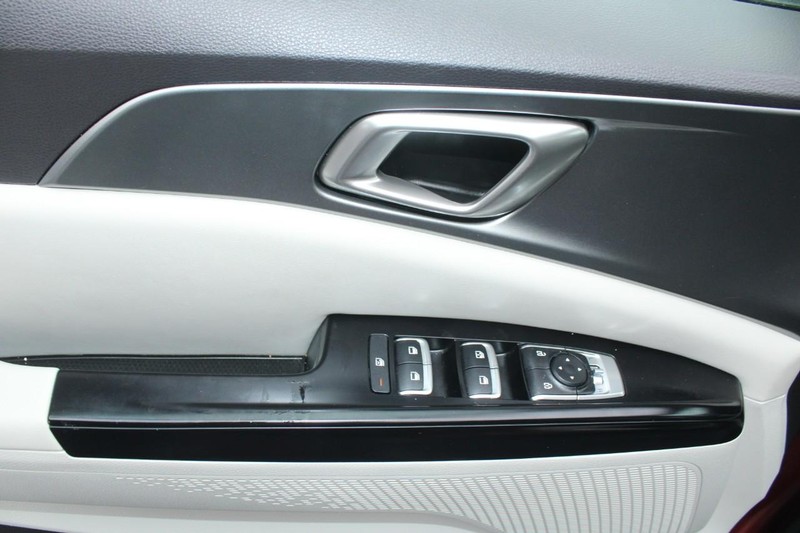 Kia Carnival Vehicle Image 08