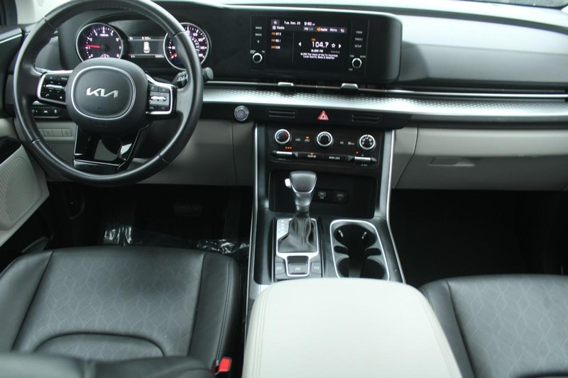 Kia Carnival Vehicle Image 13