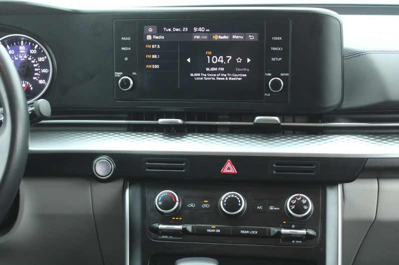 Kia Carnival Vehicle Image 15