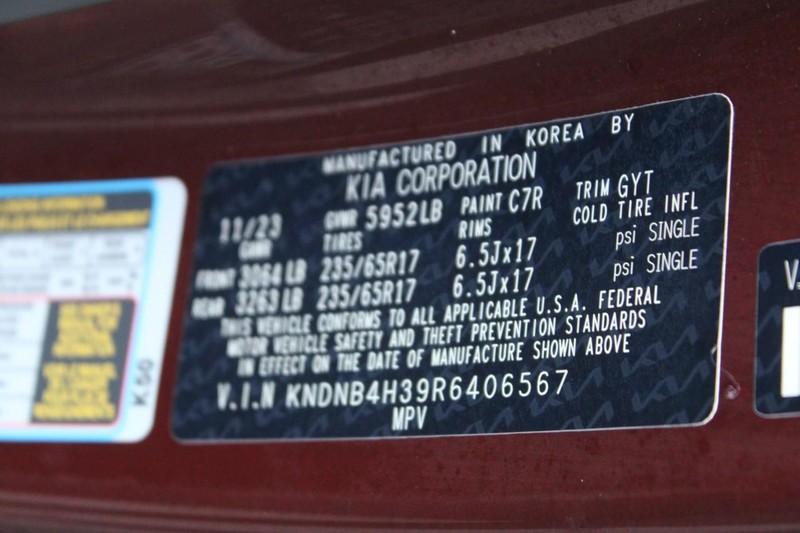 Kia Carnival Vehicle Image 17