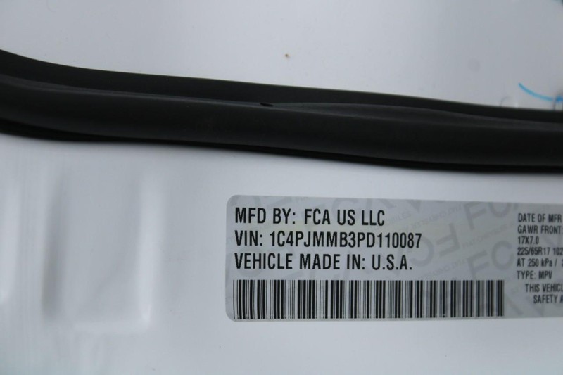 Jeep Cherokee Vehicle Image 17