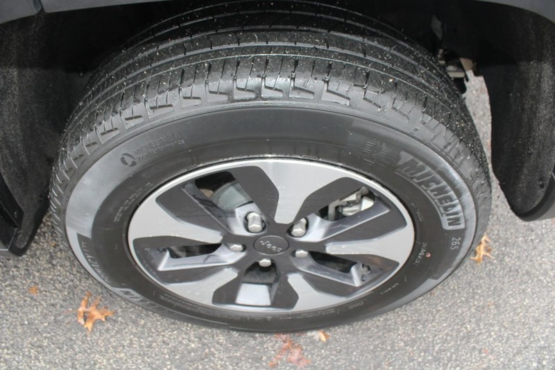 Jeep Grand Cherokee 4xe Vehicle Image 07