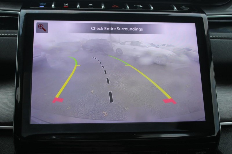 Jeep Grand Cherokee 4xe Vehicle Image 21