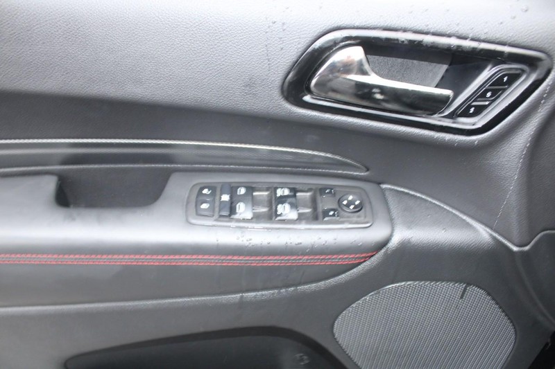 Dodge Durango Vehicle Full-screen Gallery Image 09